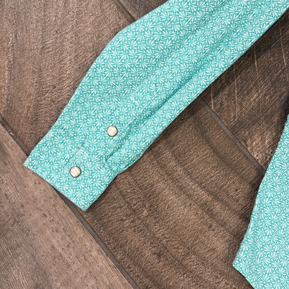 Ariat Girls REAL Cypress Waterfall Shirt Size Large - Picture 10 of 10